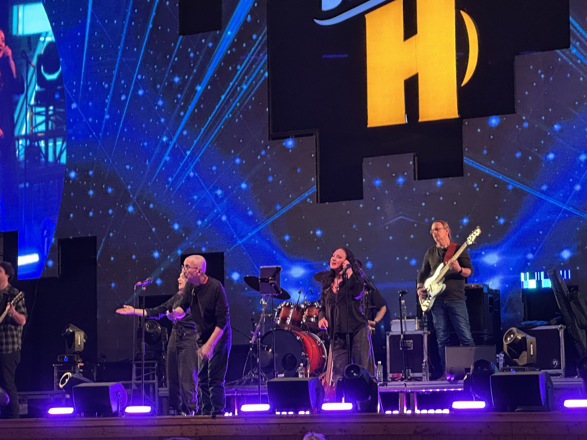 Dan Teodorescu și TAXI, ironie politică și umor fin într-un concert memorabil la Berăria H