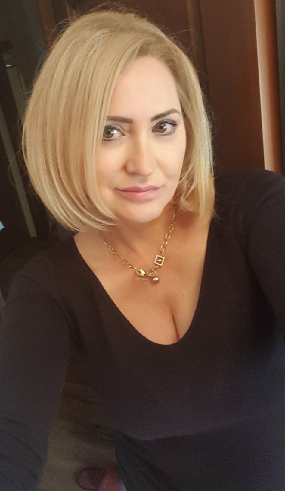 Camelia Monica Cornea – Biografie și Poezie